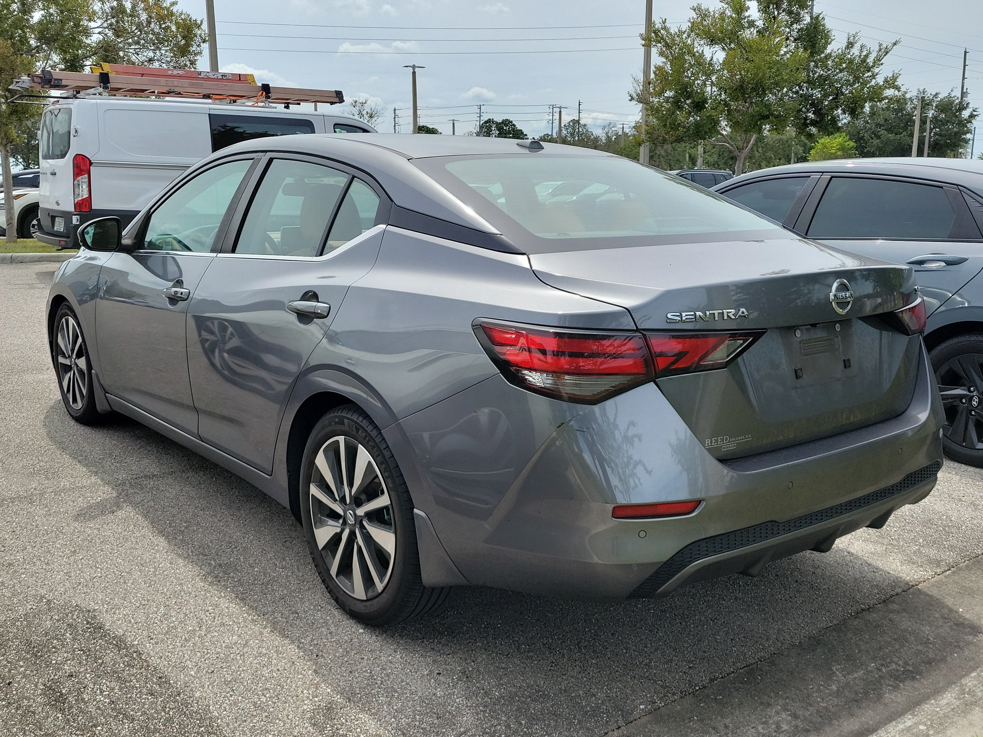Used 2020 Nissan Sentra SV w/ SV Premium Package FWD image 4