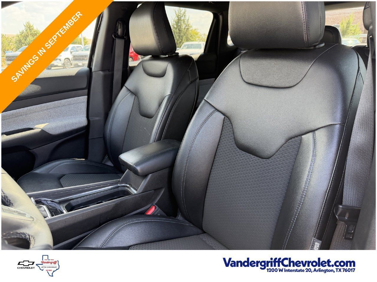 Used 2025 Jeep Compass Latitude w/ Sun & Sound Group AWD/4WD image 25