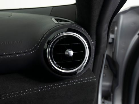 Used 2018 Mercedes-Benz AMG GT R image 33