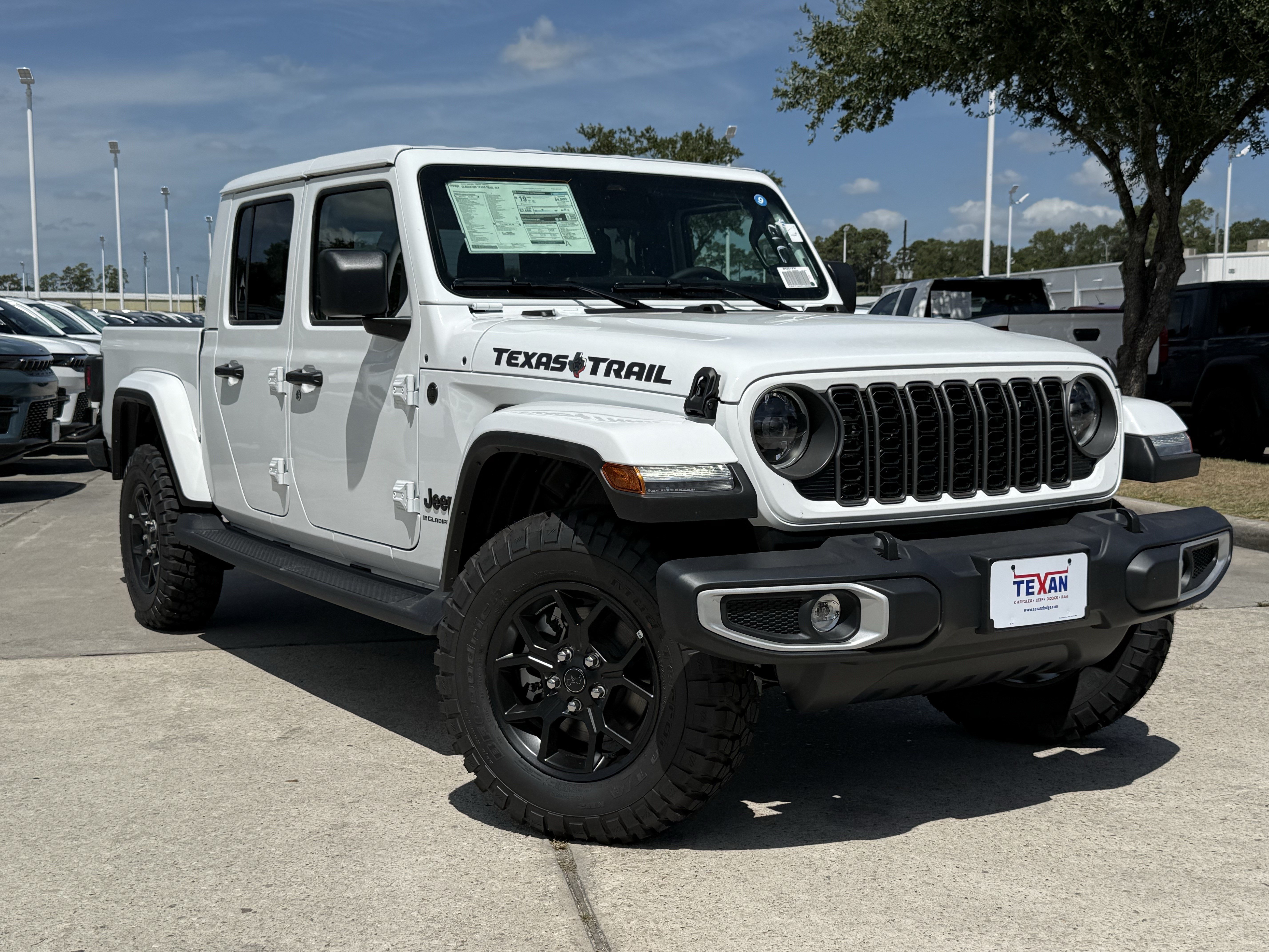 New 2026 Jeep Gladiator Sport AWD/4WD image 2