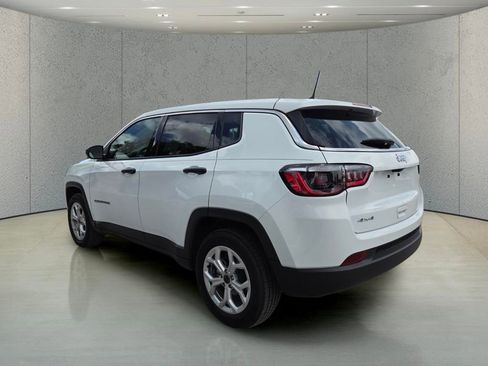 Used 2025 Jeep Compass Sport AWD/4WD image 6