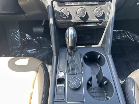 Certified 2023 Volkswagen Atlas Cross Sport SE AWD/4WD image 19