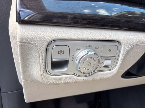 Used 2020 Mercedes-Benz GLE 350 4MATIC image 23
