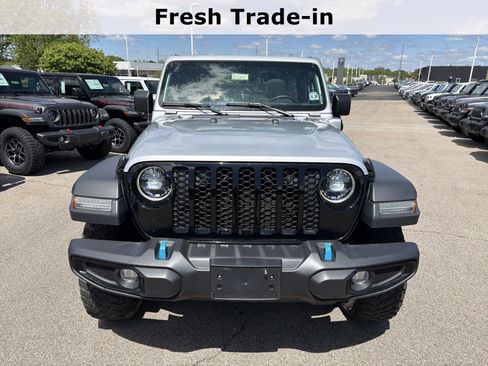 Certified 2023 Jeep Wrangler Unlimited w/ Sun & Screen Package AWD/4WD image 3