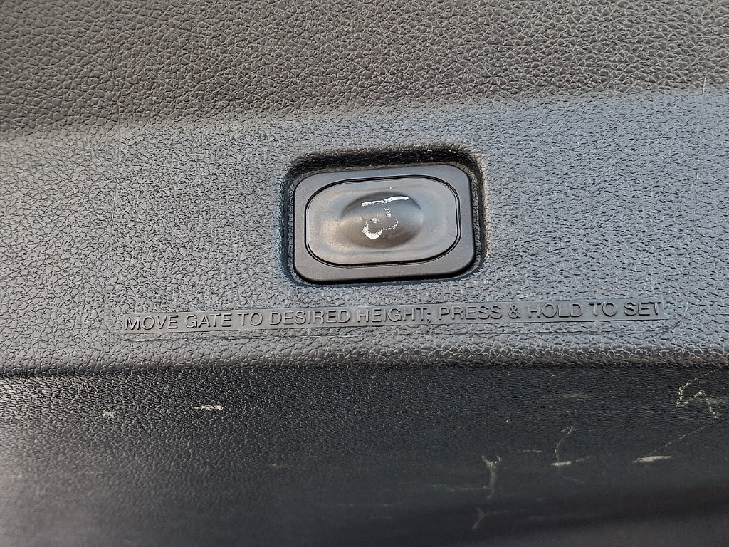 Certified 2018 Ford Explorer Platinum AWD/4WD image 33