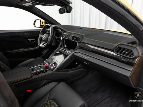Used 2023 Lamborghini Urus S image 43