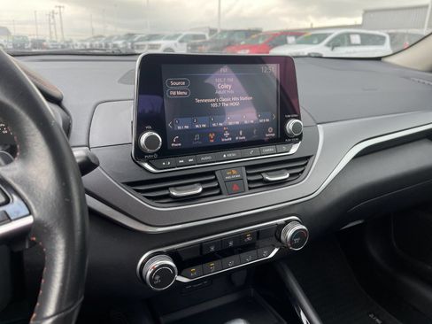 Used 2024 Nissan Altima 2.5 SR FWD image 19