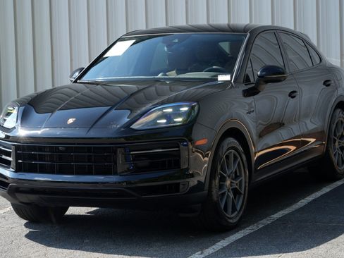 Used 2024 Porsche Cayenne Coupe AWD/4WD image 53