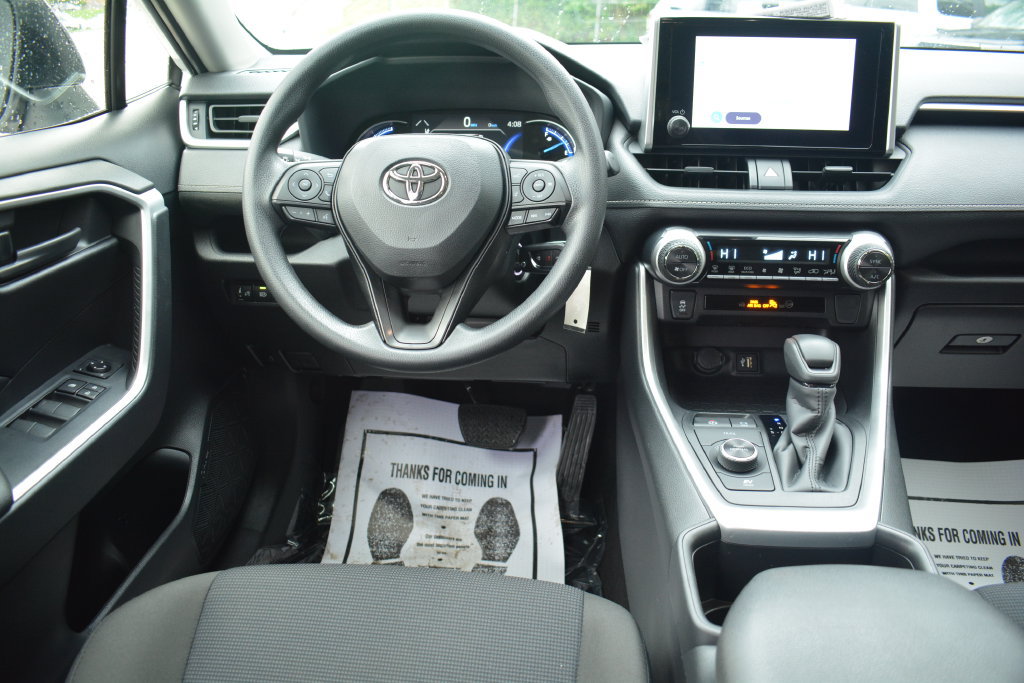 Used 2025 Toyota RAV4 LE AWD/4WD image 3