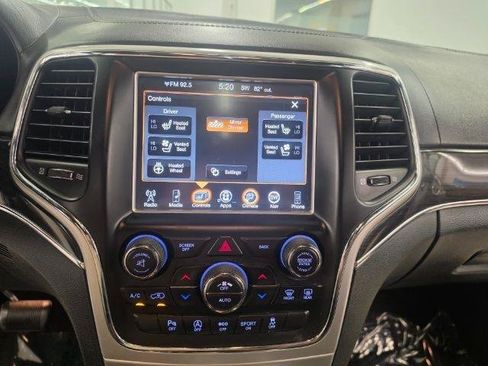 Used 2016 Jeep Grand Cherokee High Altitude AWD/4WD image 17