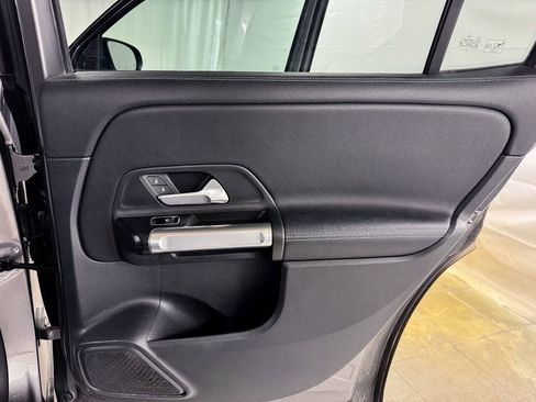 Used 2022 Mercedes-Benz GLB 250 4MATIC image 18