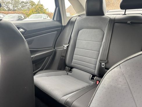 Used 2025 Volkswagen Jetta SE image 40