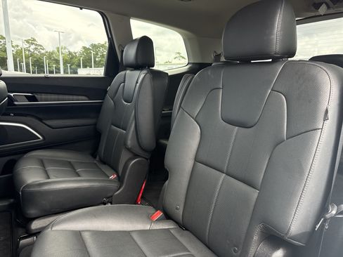 Used 2023 Kia Telluride EX w/ EX Captain's Chair Package AWD/4WD image 31