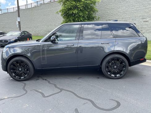Certified 2025 Land Rover Range Rover SE AWD/4WD image 4