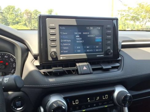 Used 2022 Toyota RAV4 XLE FWD image 19