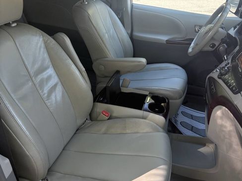 Used 2012 Toyota Sienna XLE w/ XLE Navigation Pkg FWD image 46