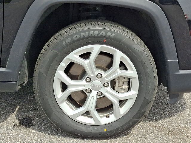 Used 2024 Jeep Compass Latitude AWD/4WD image 8
