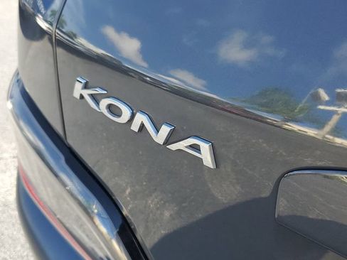 Certified 2023 Hyundai Kona Limited FWD image 8