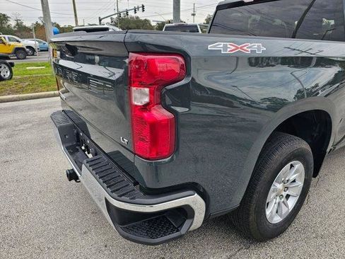 Used 2025 Chevrolet Silverado 1500 LT AWD/4WD image 13