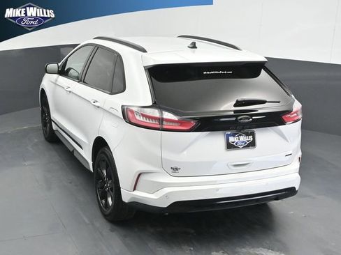 Used 2022 Ford Edge SE w/ Black Appearance Package image 13