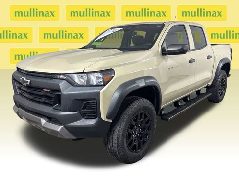 Used 2023 Chevrolet Colorado Trail Boss AWD/4WD image 10