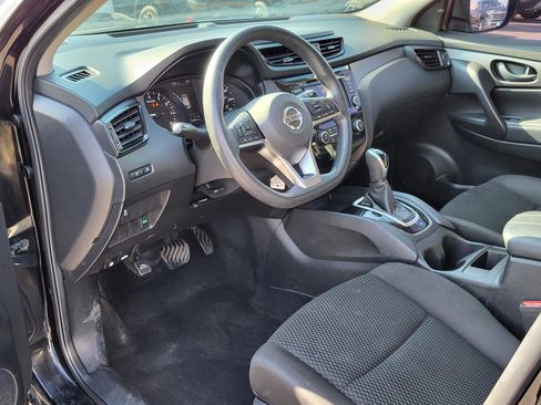 Used 2019 Nissan Rogue Sport S image 16