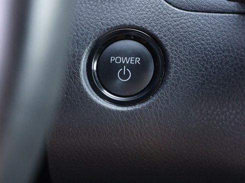Used 2025 Toyota Camry SE FWD image 14