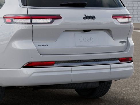 New 2026 Jeep Grand Cherokee L Summit AWD/4WD image 13