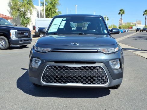 Used 2020 Kia Soul LX FWD image 2