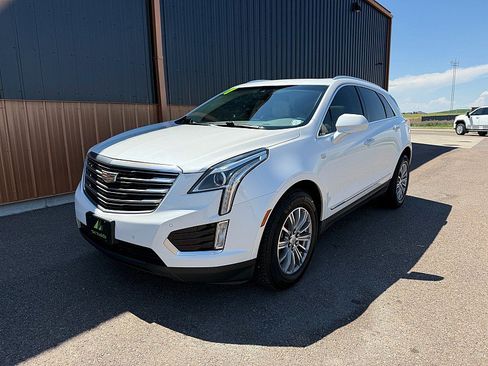 Used 2017 Cadillac XT5 Luxury w/ Driver Awareness Package AWD/4WD image 5