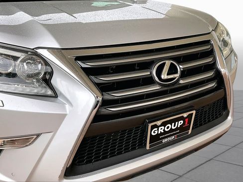 Used 2014 Lexus GX 460 w/ Premium Package AWD/4WD image 27