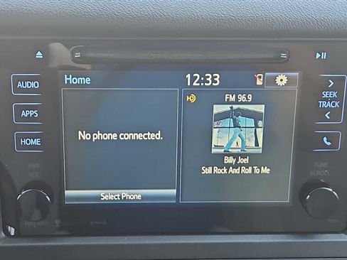 Used 2017 Toyota Sienna LE image 19