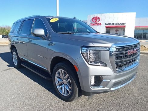 Used 2023 GMC Yukon SLT image 1