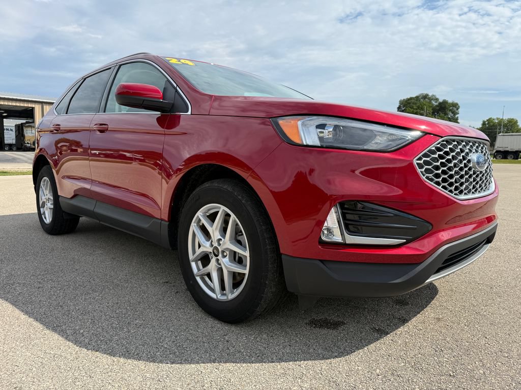 Used 2024 Ford Edge SEL w/ Convenience Package AWD/4WD image 3