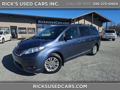 Used 2017 Toyota Sienna XLE Premium image 1