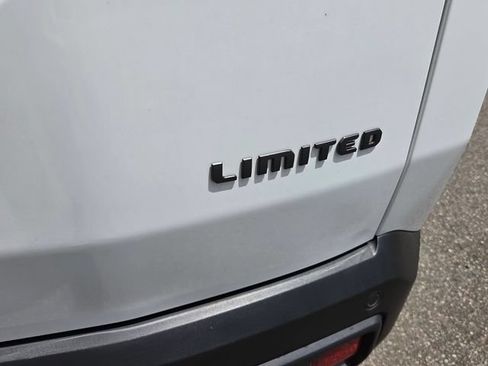 Used 2026 Jeep Cherokee Limited AWD/4WD image 14