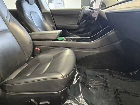 Used 2019 Tesla Model 3 Standard Range image 7