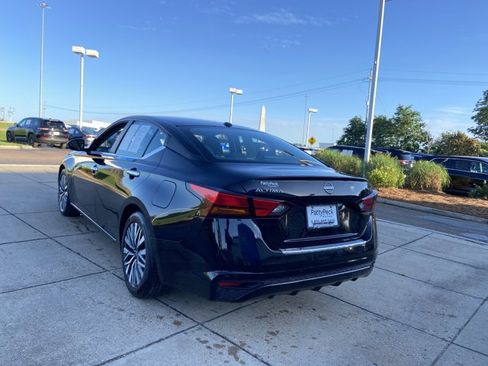 Used 2024 Nissan Altima 2.5 SV FWD image 9