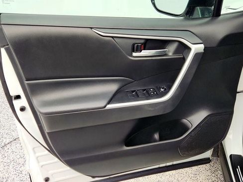 Used 2020 Toyota RAV4 XLE w/ XLE Grade Weather Package image 10