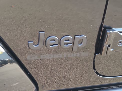 New 2026 Jeep Gladiator Sport image 15