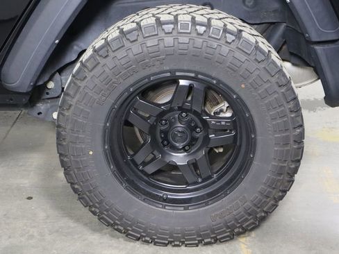 Used 2023 Jeep Wrangler Unlimited Sport AWD/4WD image 36