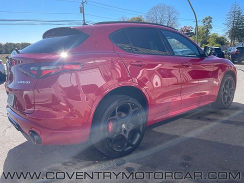Used 2022 Alfa Romeo Stelvio Veloce image 5