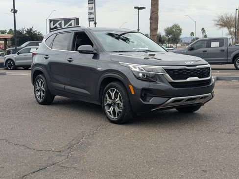 Certified 2023 Kia Seltos EX image 33