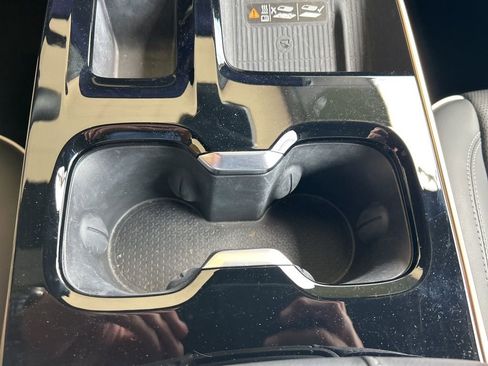 Used 2025 Buick Enclave Avenir w/ Super Cruise Package FWD image 24