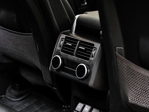 Used 2023 Land Rover Discovery S R-Dynamic image 43