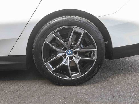 Used 2024 BMW i5 eDrive40i w/ M Sport Package RWD image 8