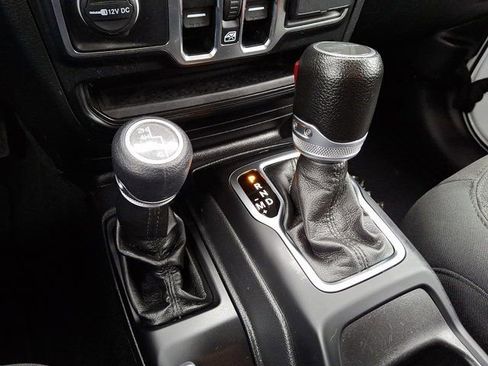 Certified 2022 Jeep Gladiator Sport image 18