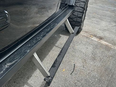Used 2018 Jeep Wrangler Unlimited Sahara AWD/4WD image 26