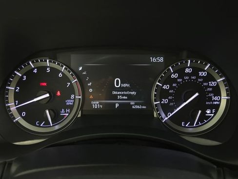 Used 2022 Toyota Highlander XLE FWD image 22
