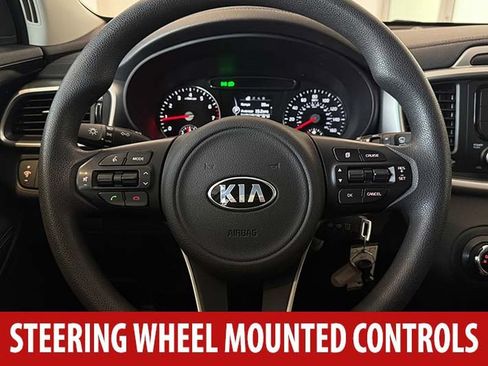 Used 2017 Kia Sorento FWD image 8